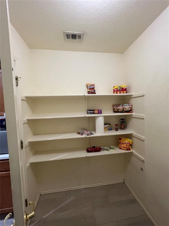Foto del edificio - 5332 Krueger Ln
