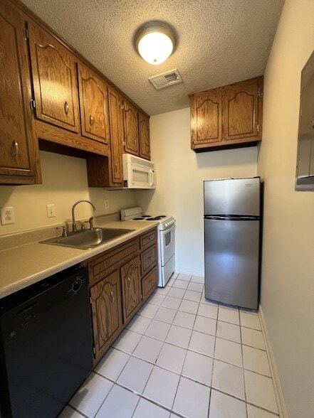 Building Photo - 132 Ballygar St