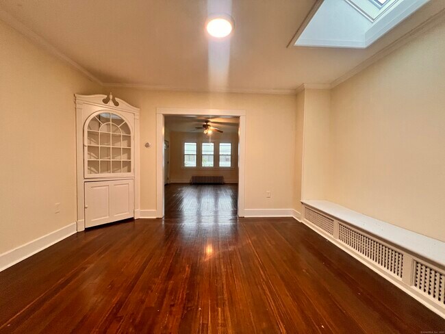 Building Photo - 39 Ferris Ave