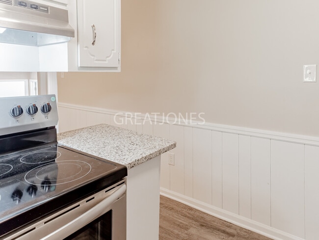 Building Photo - NOW OFFERING HALF OFF THE FIRST FULL MONTH...