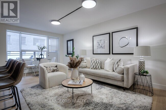 Photo du bâtiment - 420 Eglinton Ave E