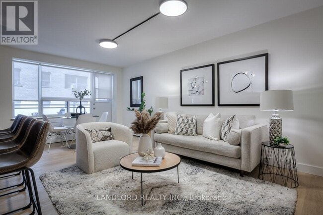 Photo du bâtiment - 420 Eglinton Ave E