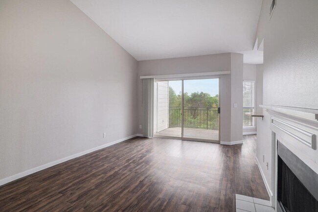 Foto del edificio - 6000 Shepherd Mountain Cove