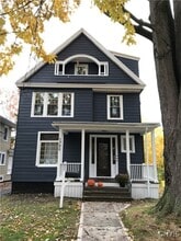 Building Photo - 1725 James St