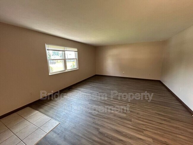 Foto del edificio - 82 Candlewood Ct