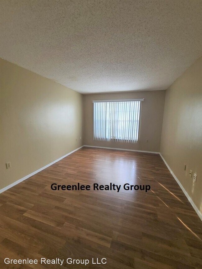 Building Photo - 2 br, 1 bath House - 2951 Stilwell Ct.