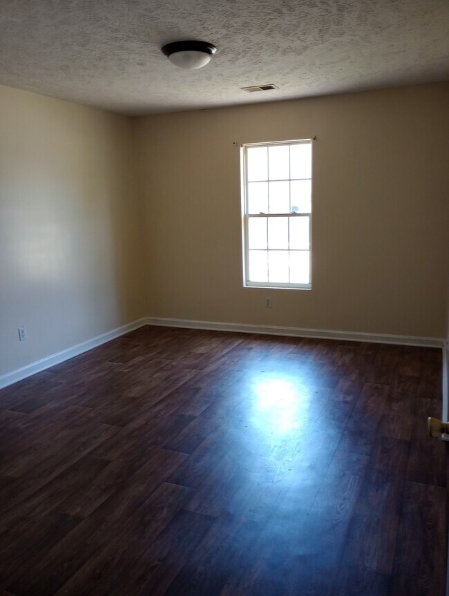 736 Kings Rd