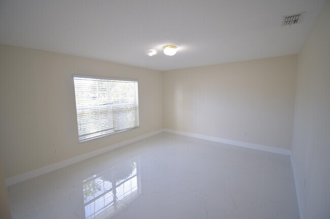 Foto del edificio - 2198 SW Cameo Blvd