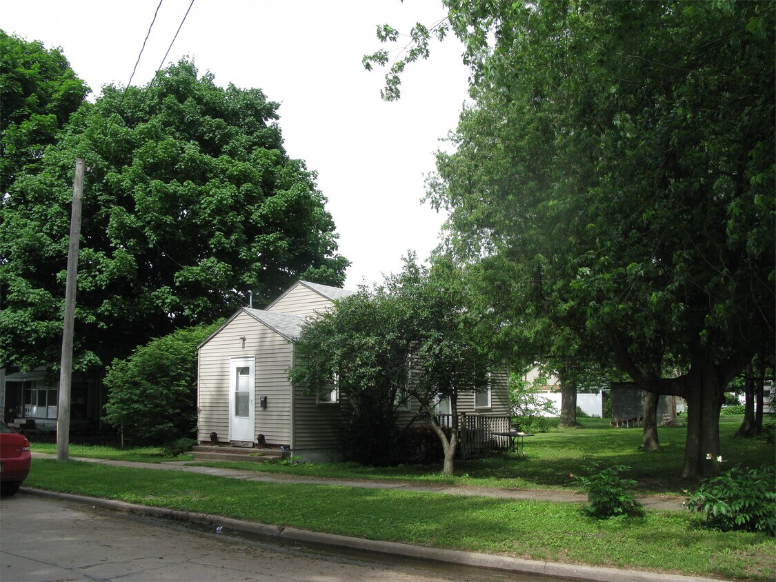 Building Photo - 908 N 5th Ave