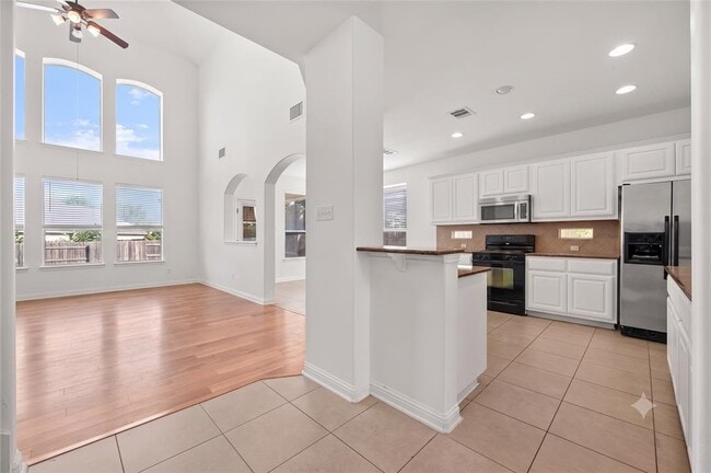 Building Photo - 3664 Rosalina Loop