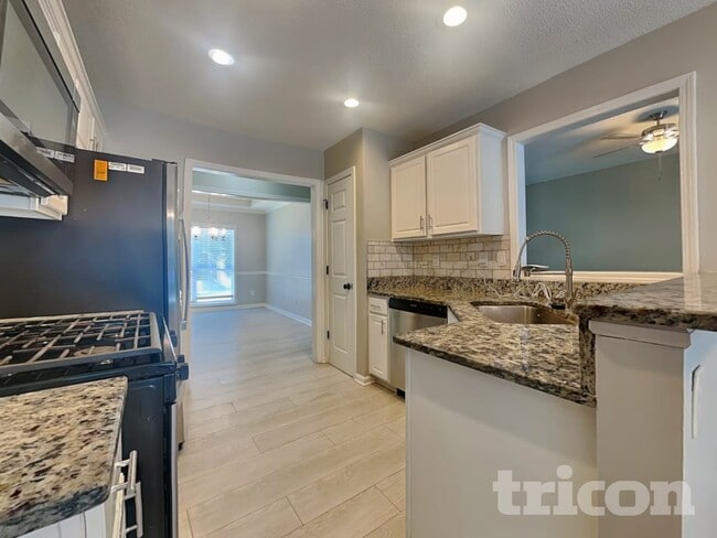 Building Photo - 222 Sawgrass Way