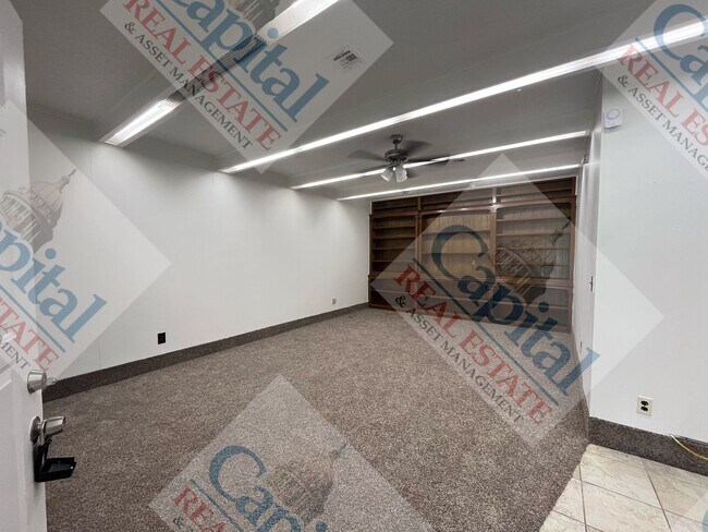 Foto del edificio - Spacious 3 Bedroom W/ Bonus Room