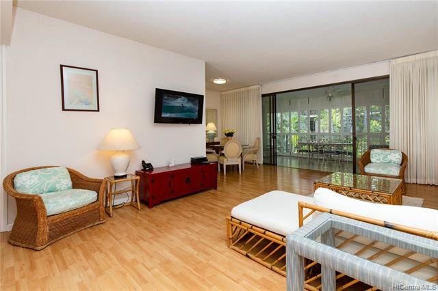 Building Photo - 4999 Kahala Ave