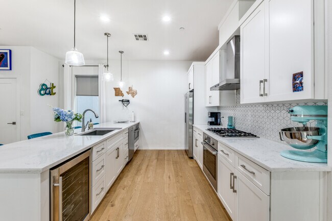 Foto del edificio - 2222 Moser Ave