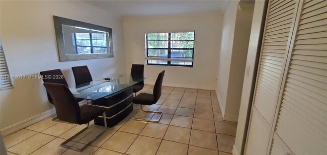 Building Photo - 1925 Madison St