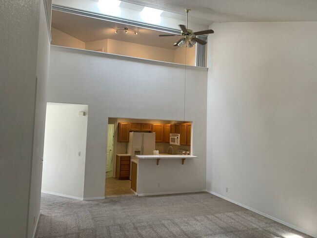 Foto del edificio - 4986 W Hillcrest View Ct
