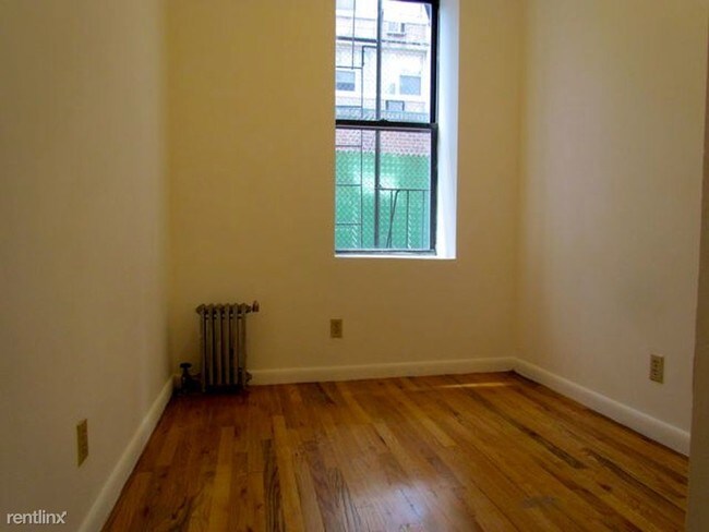 Foto del edificio - 332 E 15th St