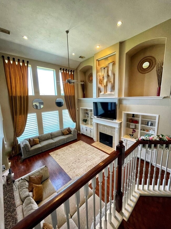 Foto del edificio - 26210 Cloverland Park Ln