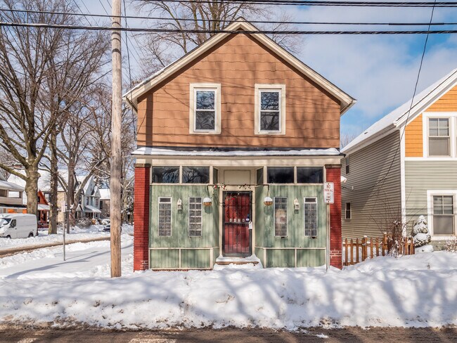 Foto del edificio - 4428 Bridge Ave