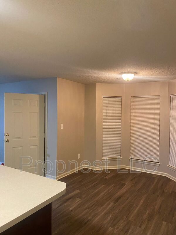 Foto del edificio - 6287 Joy Blvd