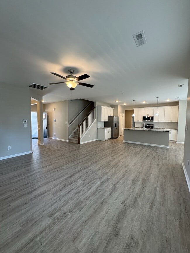 Building Photo - 603 Tanglewood Dr