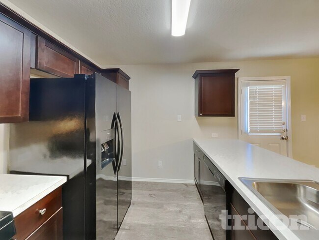 Foto del edificio - 8506 Amistad Cove