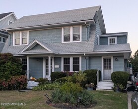 Building Photo - 206 Howell Ave