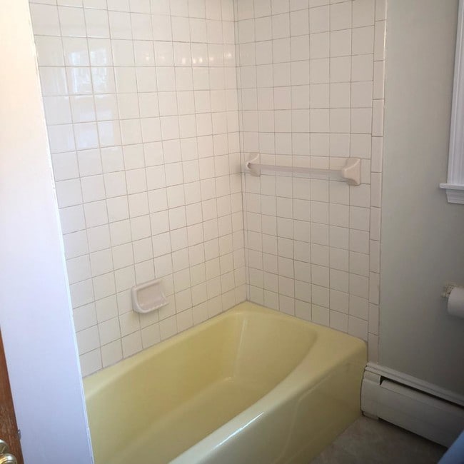 Building Photo - 3 bedroom in Portland ME 04102