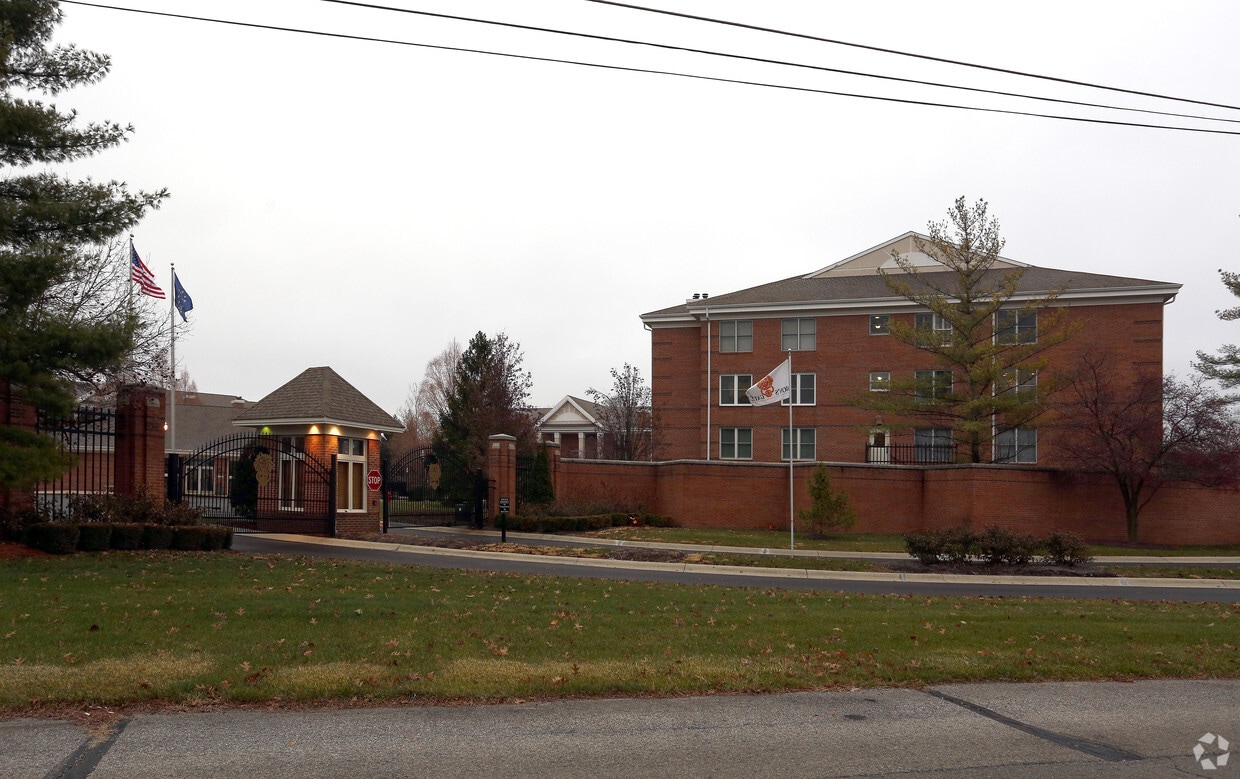 Lion's Gate Apartments in Indianapolis, IN