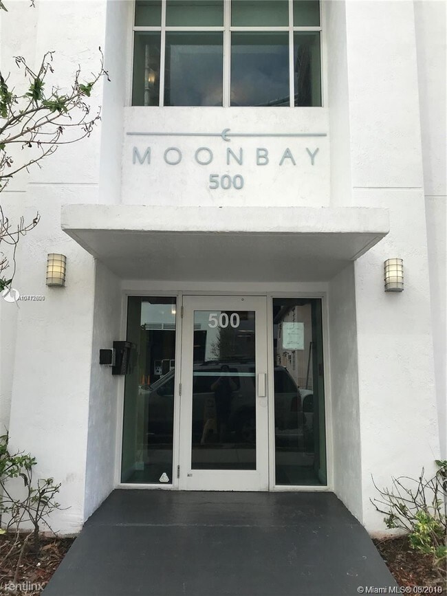 Foto del edificio - 1 br, 1 bath  - 500 NE 29th St Apt 906