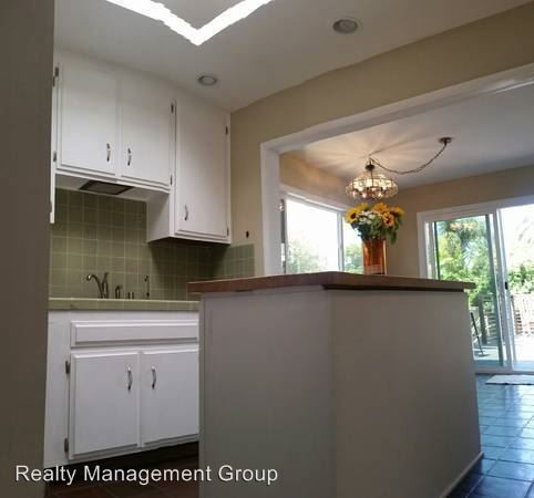 Building Photo - 804 Saxony Rd