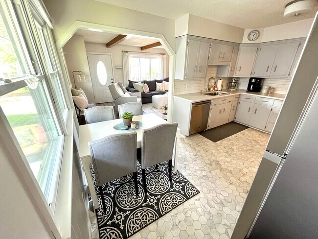 Foto del edificio - 1821 Johnson St NE