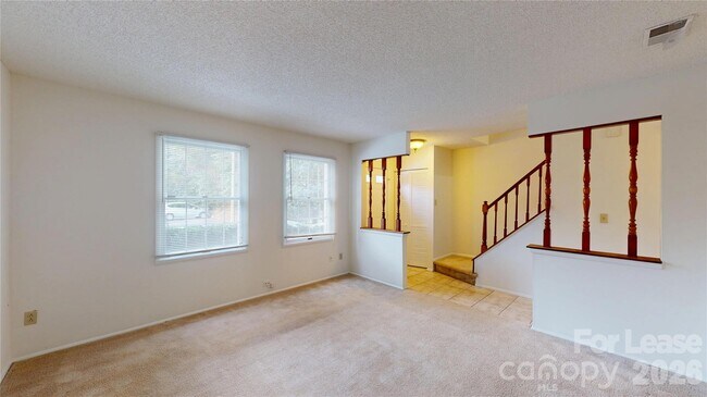 Foto del edificio - 1211 Scaleybark Rd