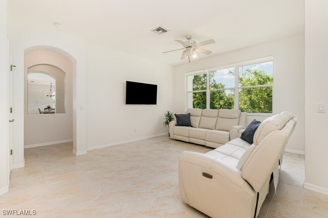 Building Photo - 9021 Las Maderas Dr