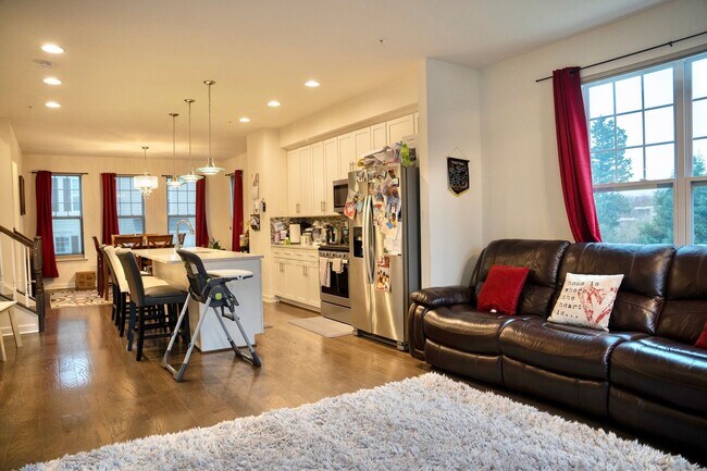 Photo - Amazing 4 BR/3.5 BA EOG Townhome in Lanham!