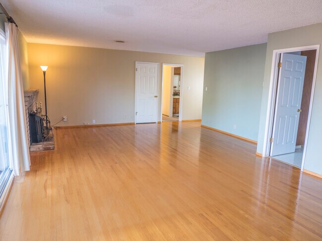 Building Photo - 230 Morrene Dr