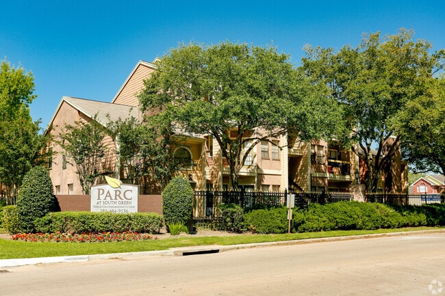 Building Photo - Parc at South Green