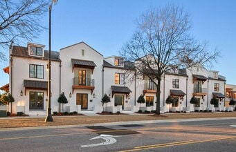 Building Photo - 2205 Paul W Bryant Dr