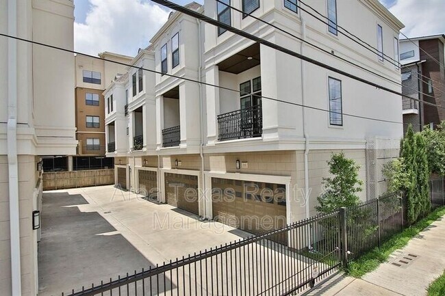 Foto del edificio - 2313 Richton St