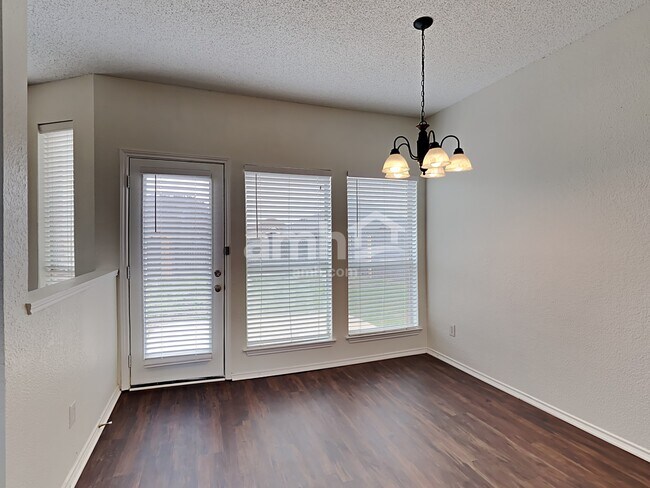 Building Photo - 3222 Blue Jay Lane