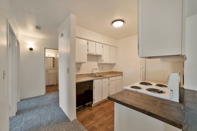Building Photo - 5995 W Hampden Ave