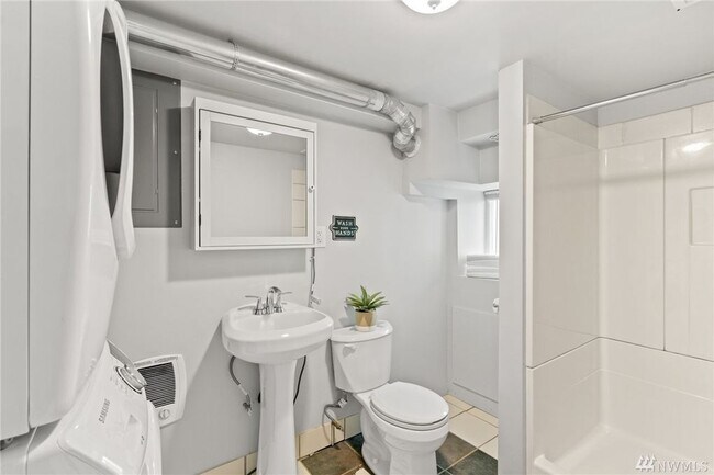 Foto del edificio - 840 SW Holden St