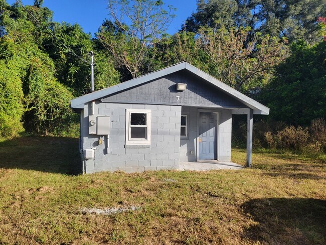 Foto del edificio - 7 Lenox Ct