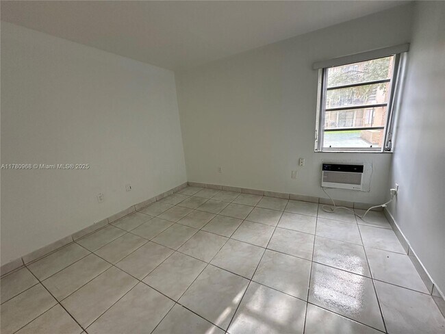 Foto del edificio - 4715 NW 7th St
