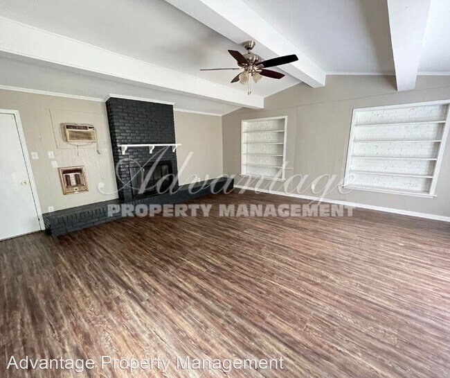 Building Photo - 3 br, 2 bath House - 1592 Gowan Dr.