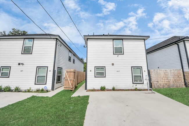 Building Photo - 6609 Bacher St