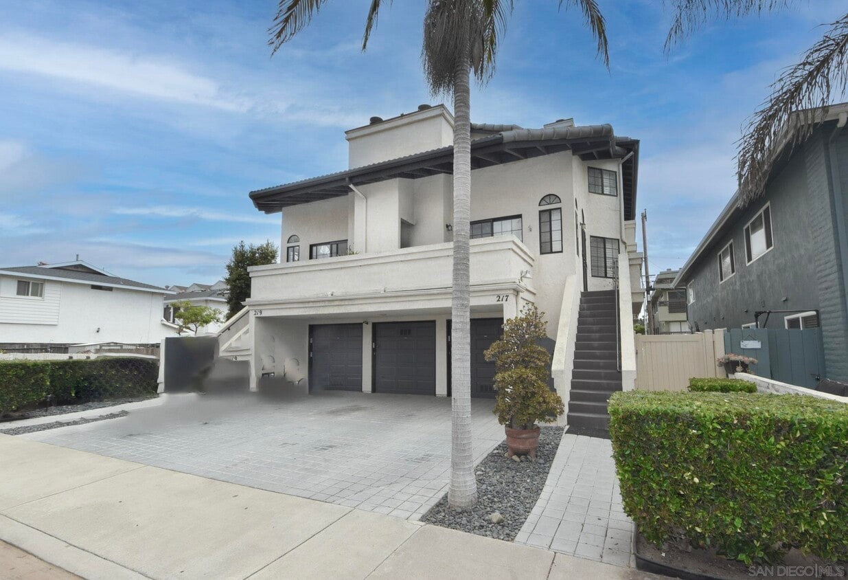 215 Elm Ave, Imperial Beach, CA 91932 Condo for Rent in Imperial