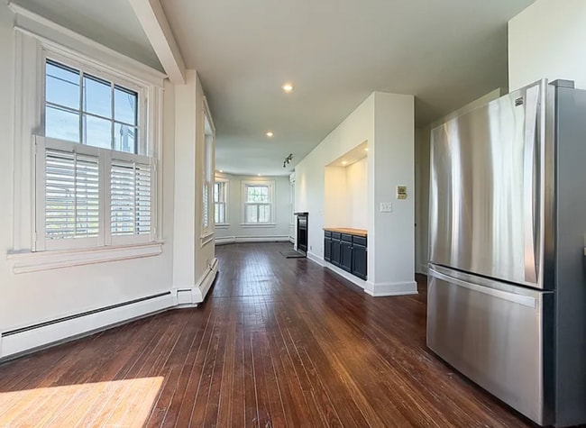 Building Photo - 101 7th St SE