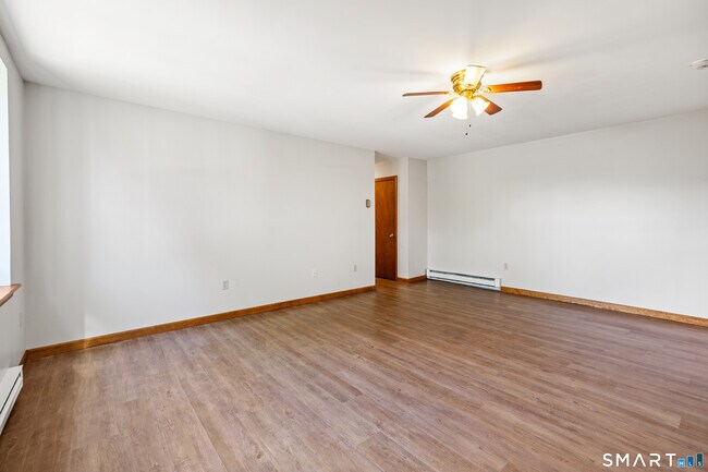 Foto del edificio - 180 N Cherry St