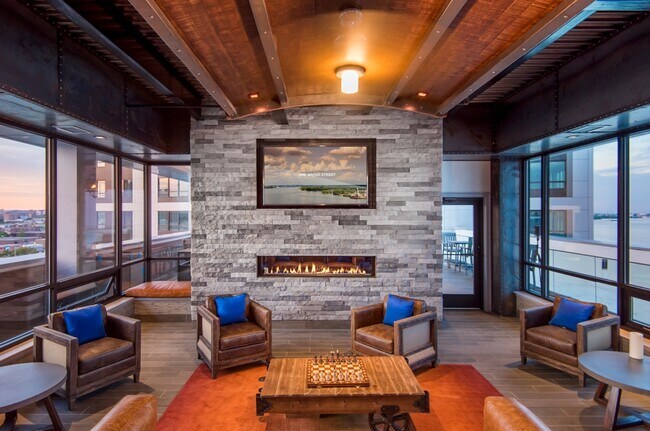 Foto del edificio - 250 N Christopher Columbus Blvd